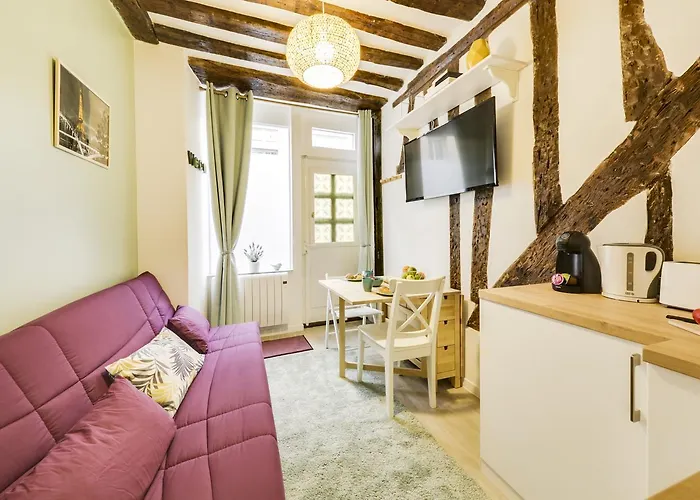 Pantheon - Lovely Flat